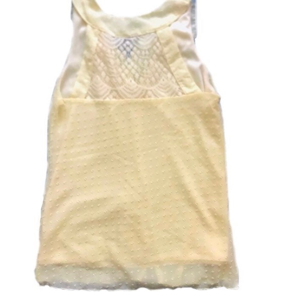 IZ Byer- 🌟Yellow Ruffled Blouse🌟 Size Small- Great for Work or Casual Wear - Picture 2 of 2